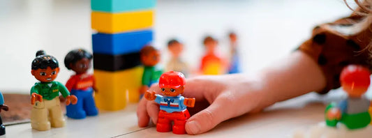 Como é a terapia LEGO para crianças com autismo